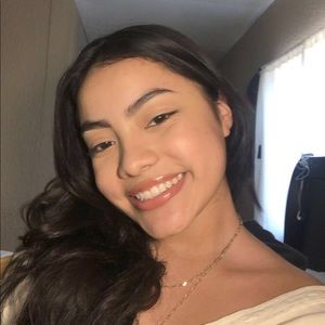 Meet your Posher, Yolanda